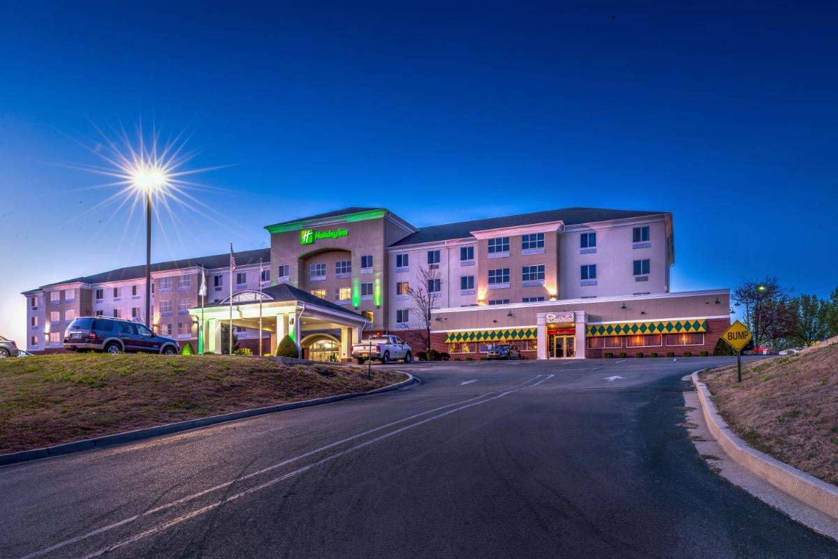 Holiday Inn Poplar Bluff by IHG - Housity