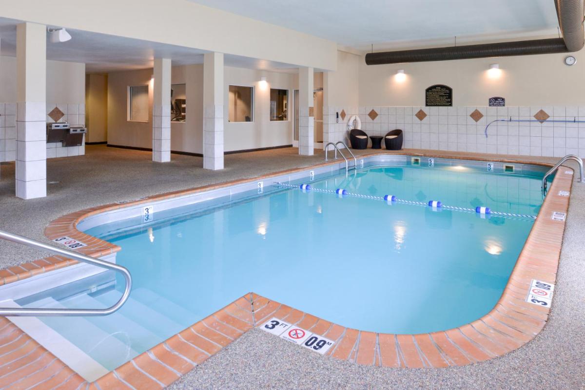 Holiday Inn Poplar Bluff by IHG - Housity