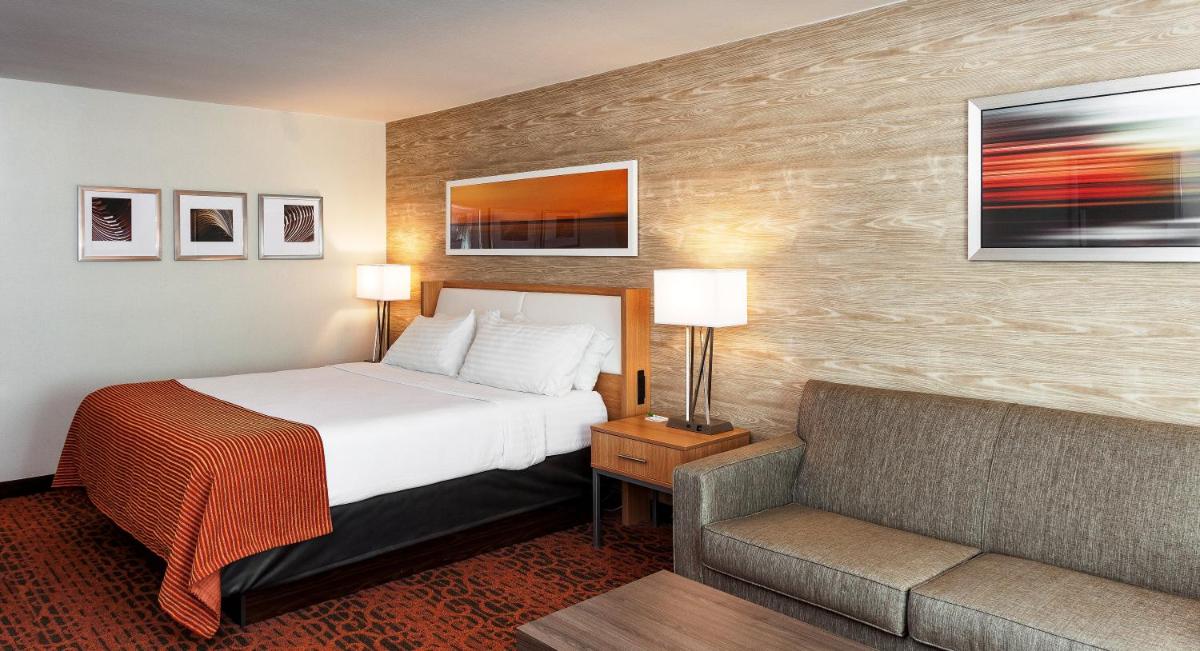Holiday Inn San Antonio-Downtown/Market Square, an IHG Hotel - Housity