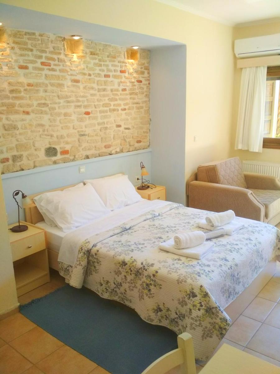 Rent Rooms Alexiou - Housity