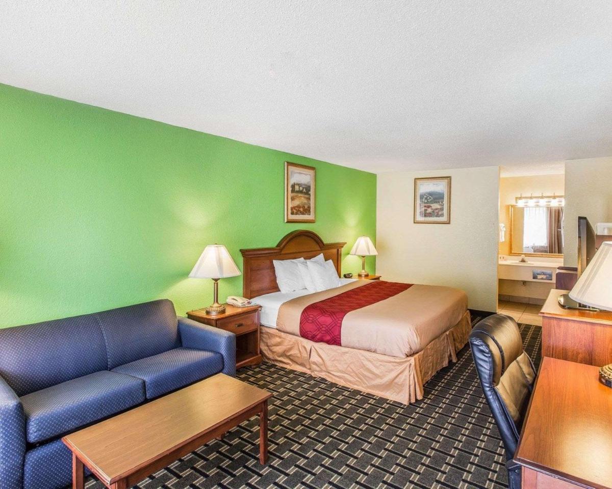 Econo Lodge - Housity