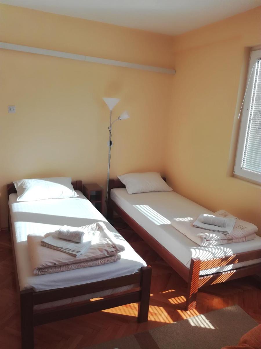 Dora Apartment - Housity