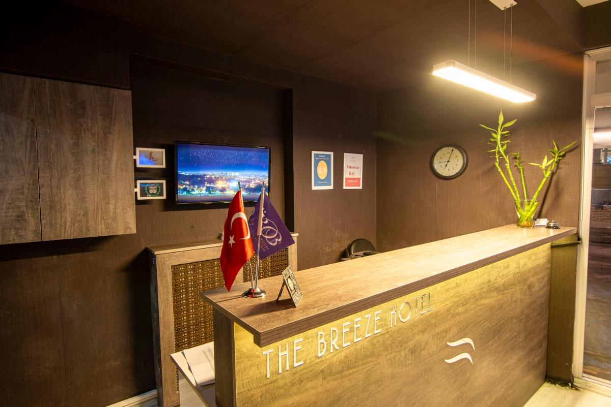 Suitetrails - The Breeze Hotel