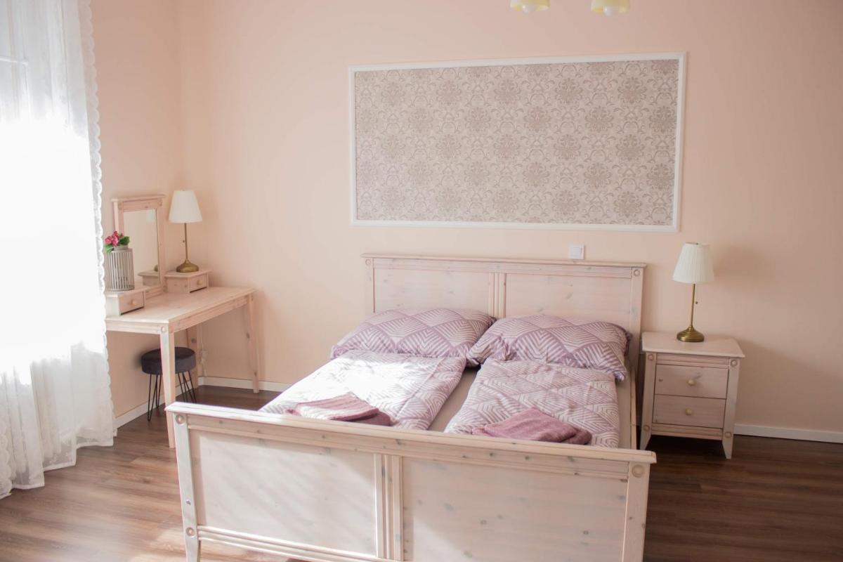 Black Stilt Apartments B3 - Housity