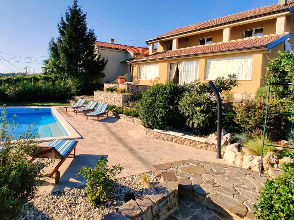 *****Pool house with beautiful seaview,big garden and old tavern***** - Housity