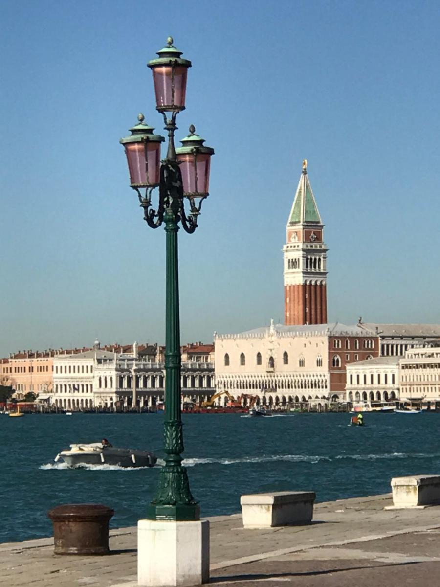 Biennale Venice Charme Apartment - Housity