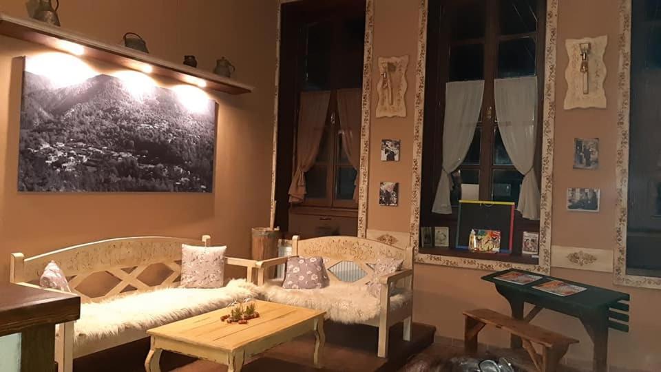 Peklaritiko Steki - Housity