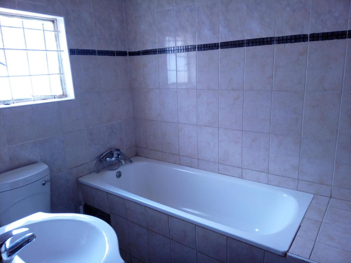 Suitetrails - Royal Olympia Lodge Lusaka