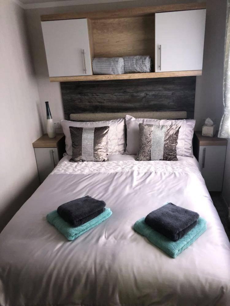 3 bed presitage caravan Doniford Bay - Housity