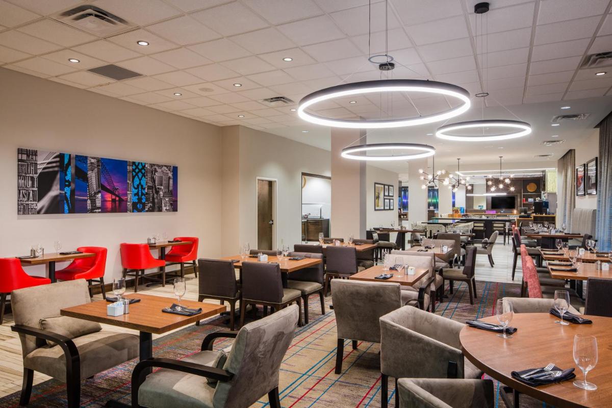 Crowne Plaza Memphis Downtown, an IHG Hotel - Housity