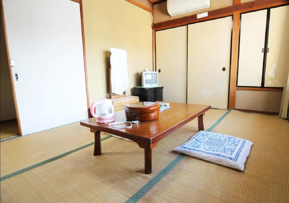 Antique room with Onsen in Atami - Housity