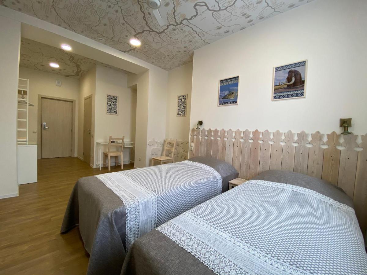 Sibirian Tourist - Housity
