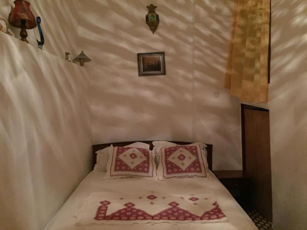 Family Room for 4 peoples Sunny Riad Inside Medina Fes El Bali - Housity