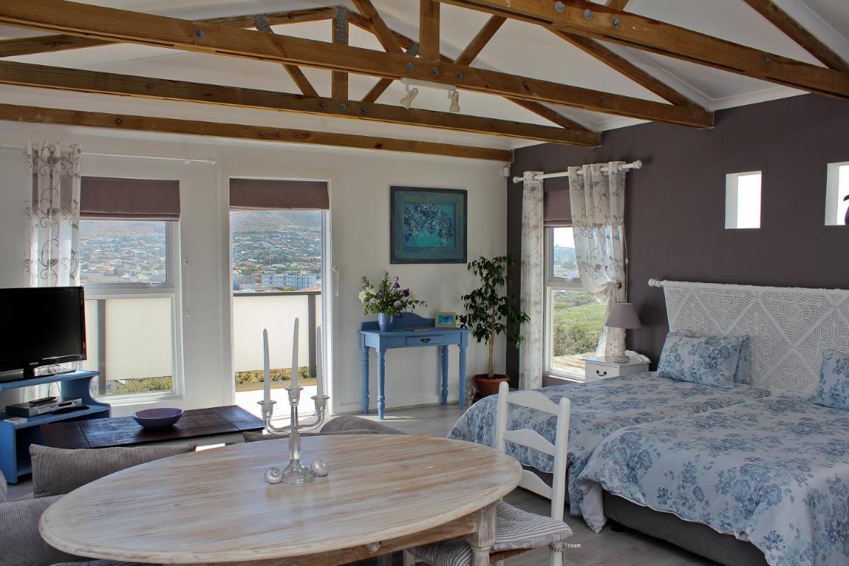 Room With a View for Two - Housity