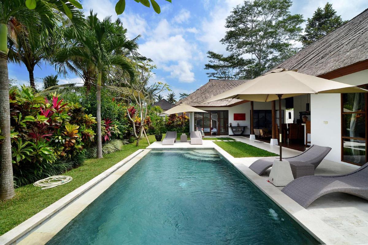 Rent a Luxury  in Bali Close to the Beach, Bali  2031 - Housity