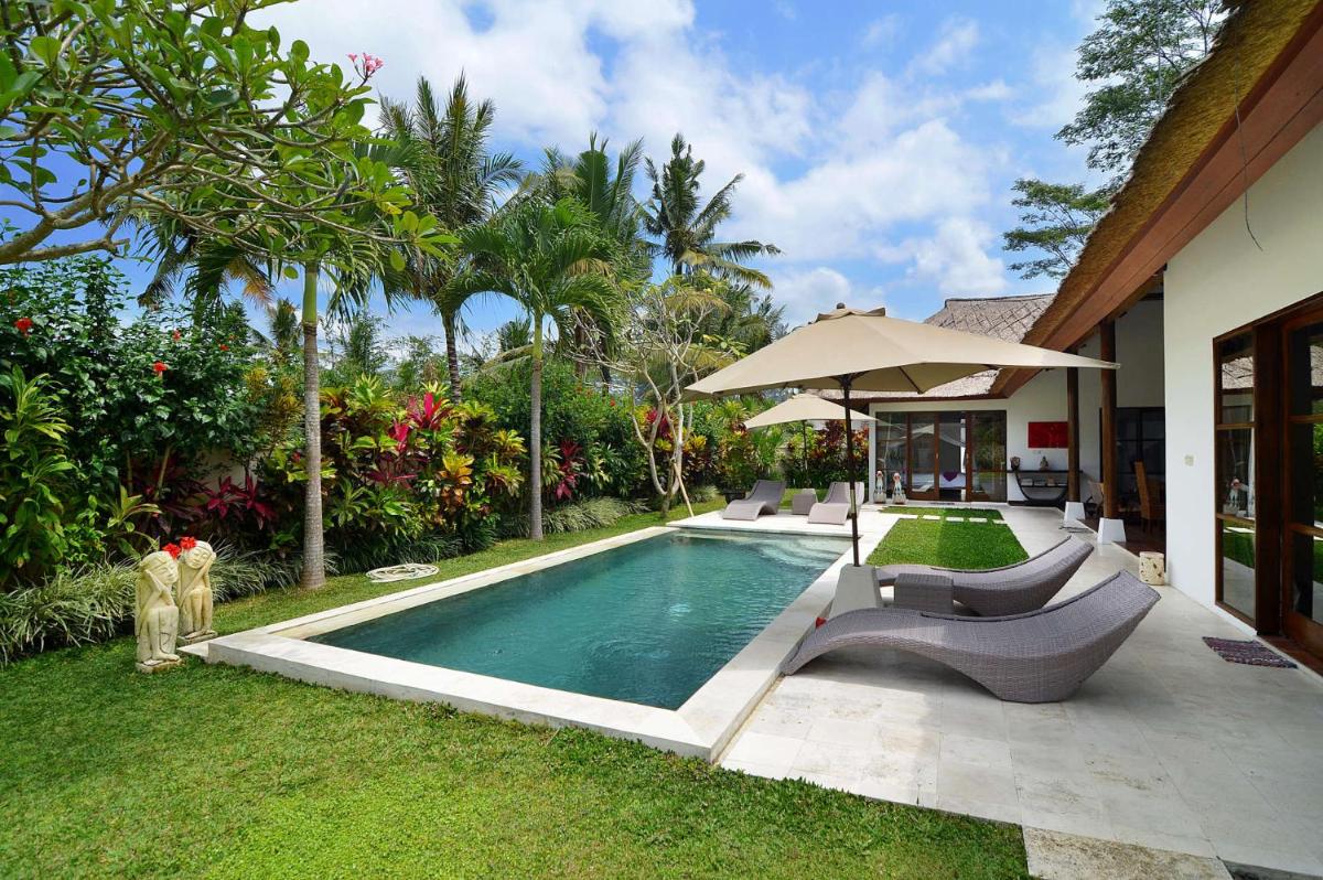 Rent a Luxury  in Bali Close to the Beach, Bali  2031 - Housity
