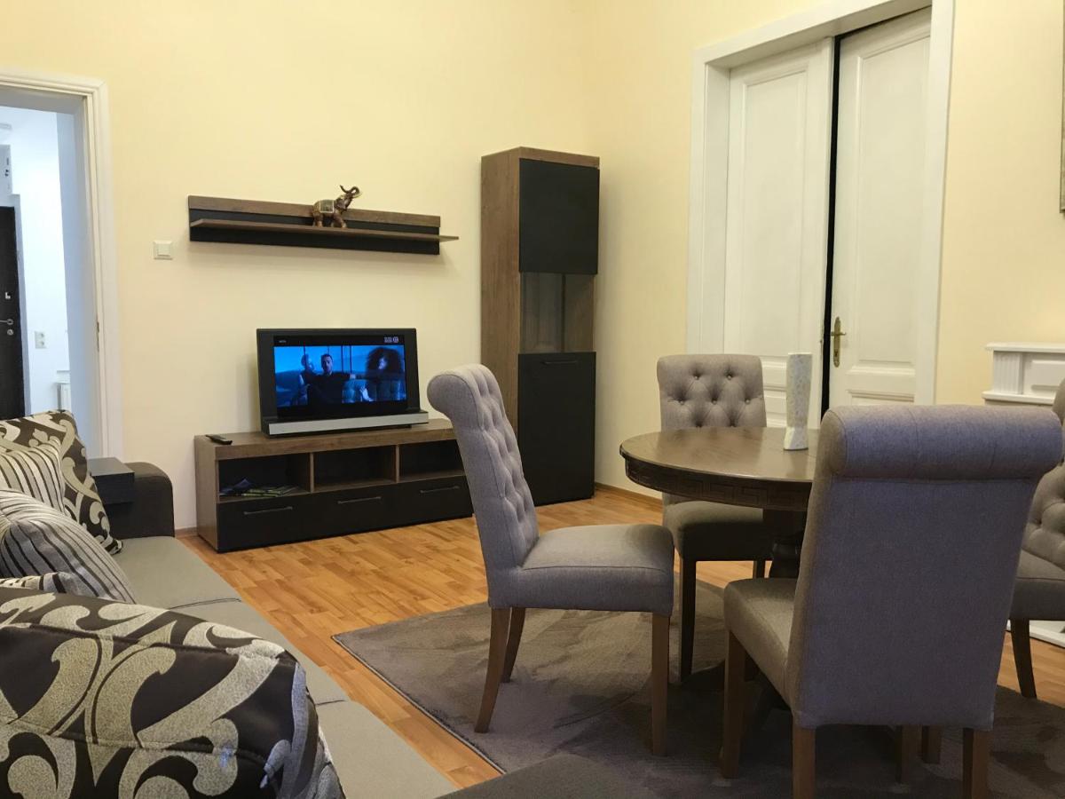 Suitetrails - Apartment suite Mukachevo