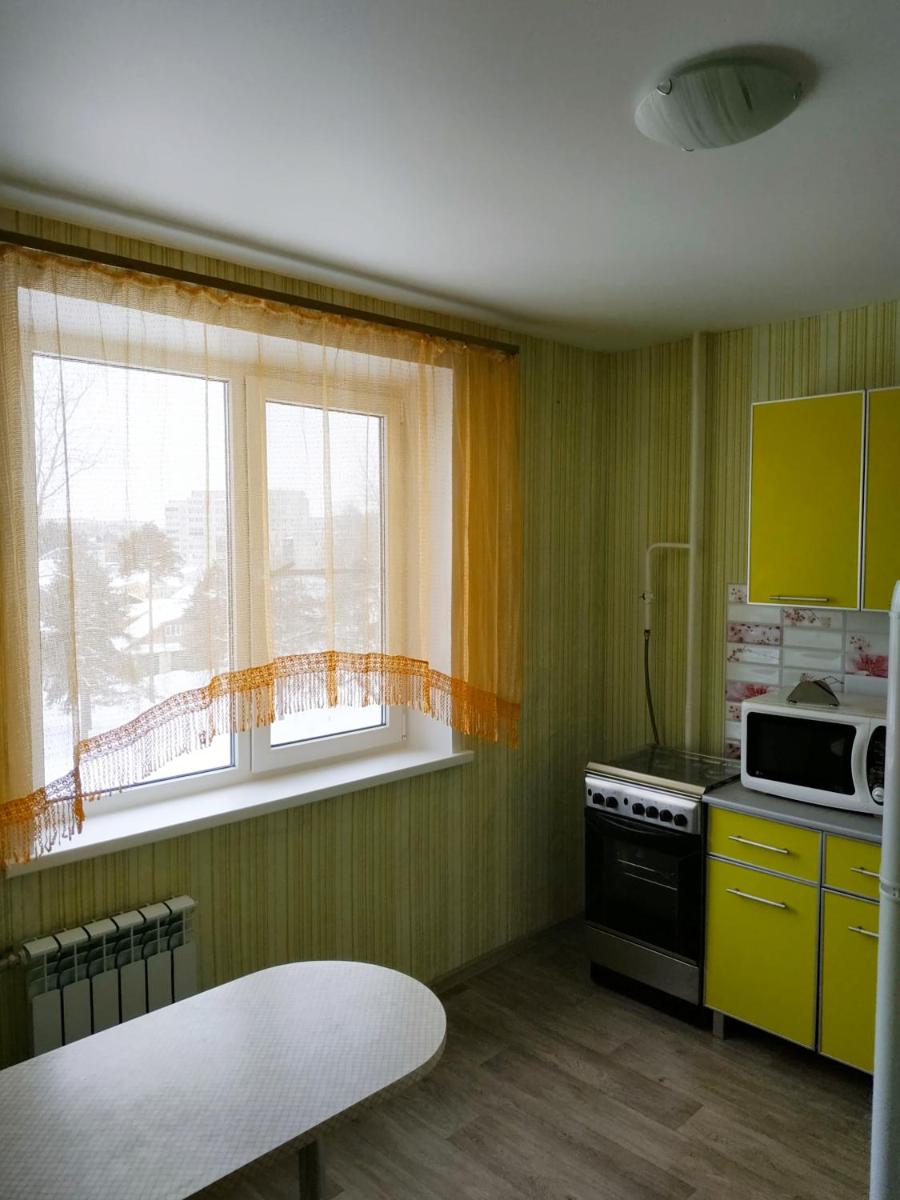 Kvartira posutochno kovrov1 - Housity