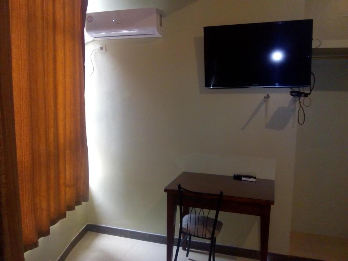 Hostal Cristhian Inn - Housity