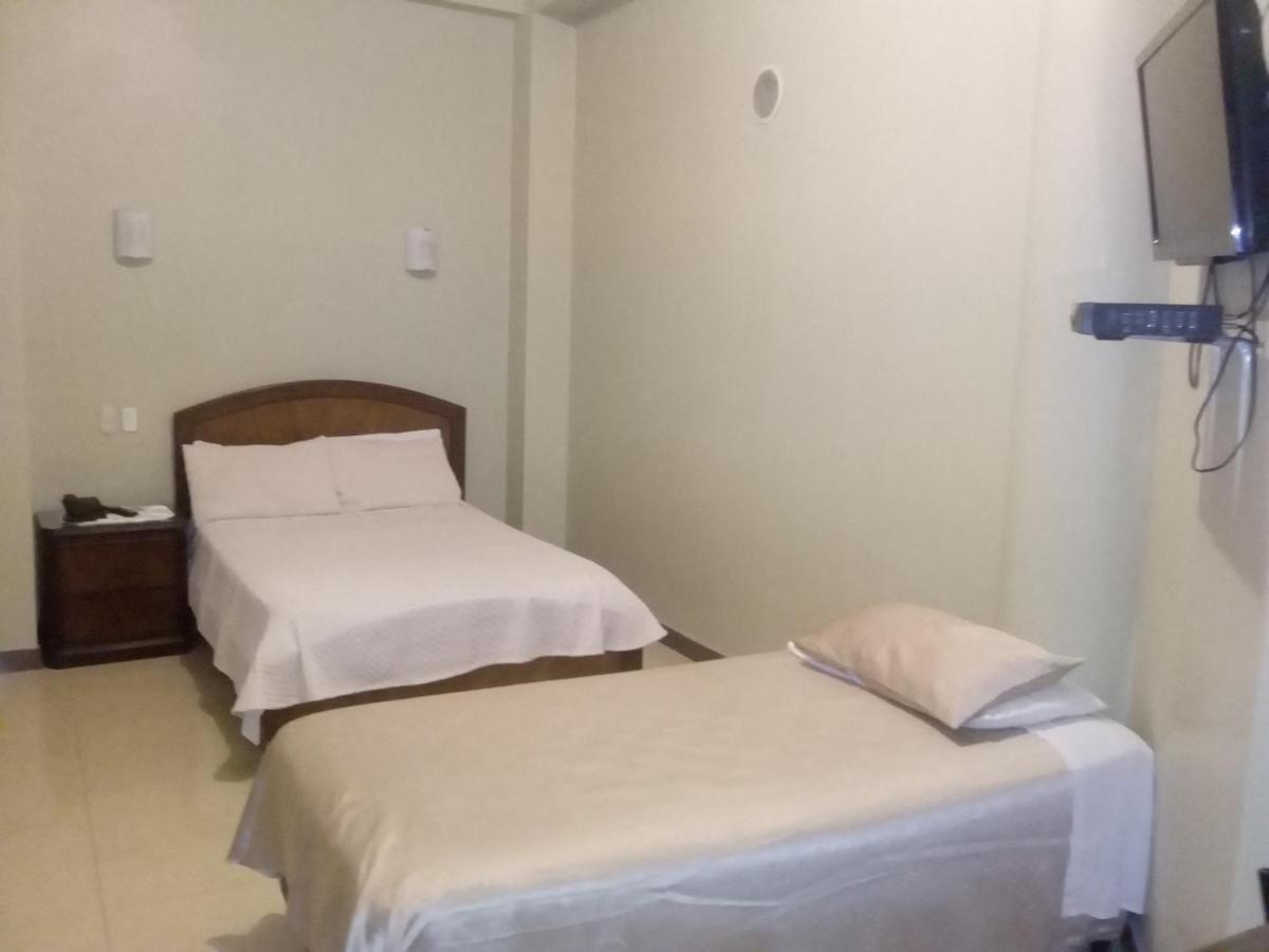 Hostal Cristhian Inn - Housity