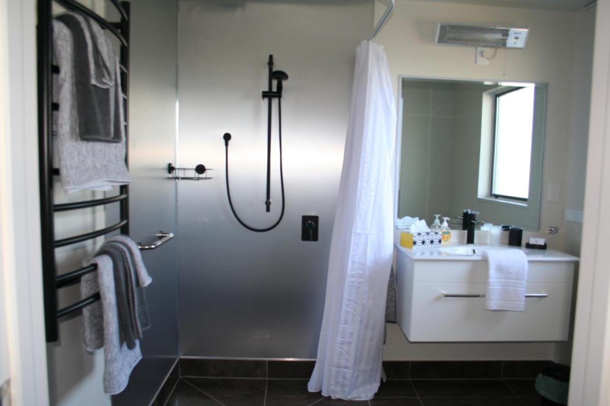Suitetrails - AHAVA Bed & Breakfast