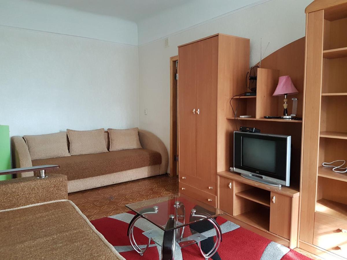 Suitetrails - 2-room Apartment on Ukrainskaya Street 43. Center