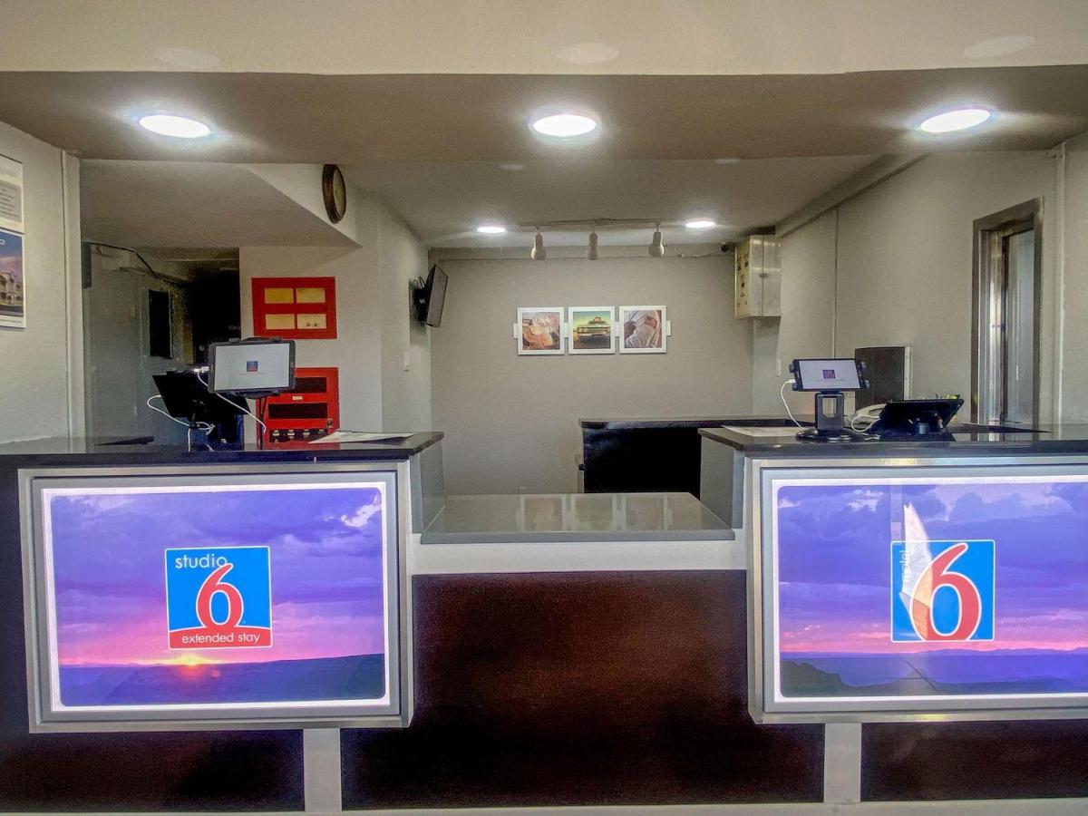 Studio 6 Wichita, KS - Airport - Housity