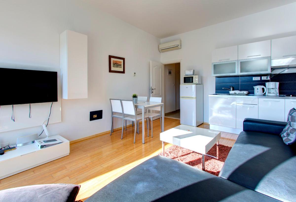 Villa Katarina 2nd Floor Apartments - Hizvo