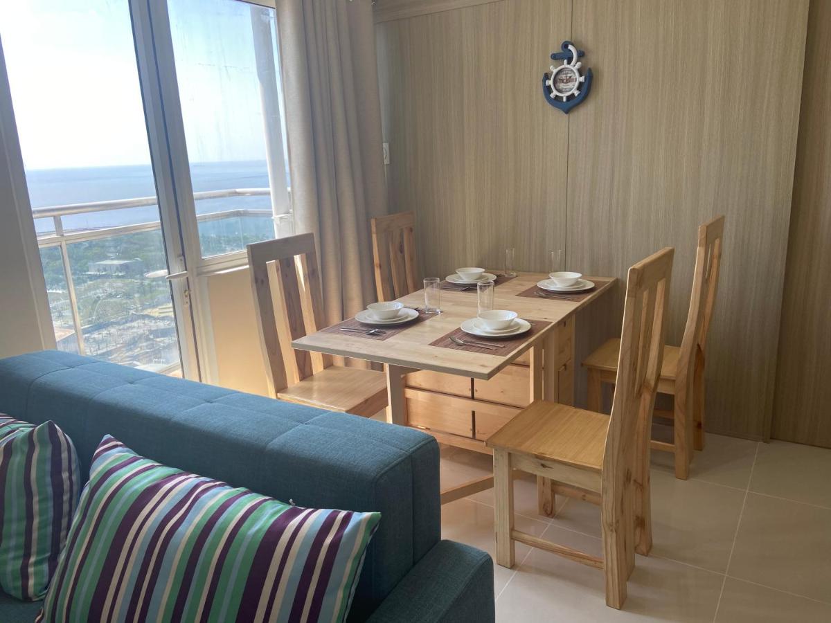 Deluxe End Unit Overlooking Manila Bay - Housity