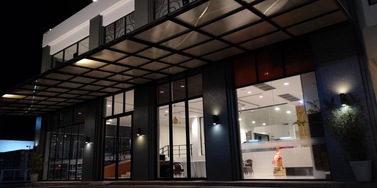 Suitetrails - The Regent Ubon Hotel