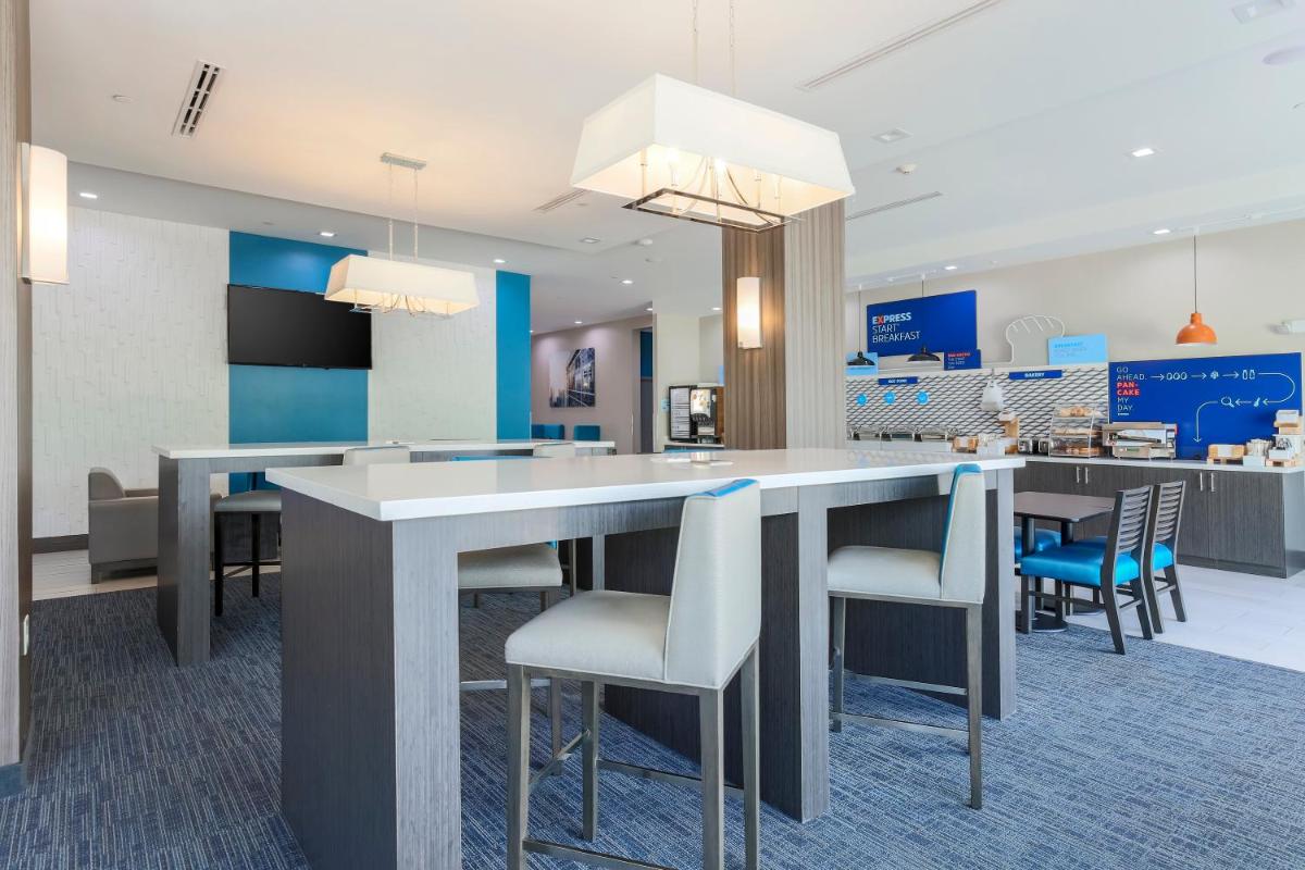 Holiday Inn Express & Suites Houston - Hobby Airport Area, an IHG Hotel - Hizvo
