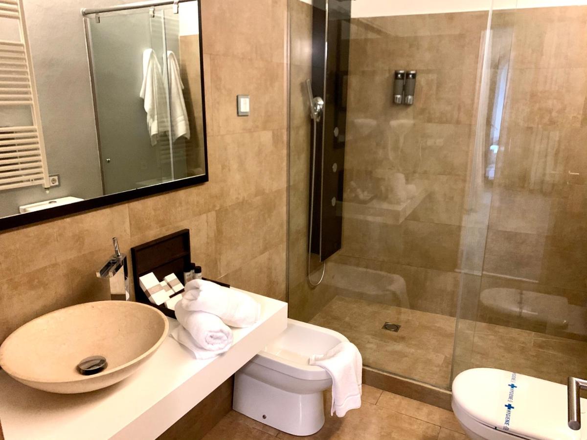 Un baño de Akla Hotel Mérida