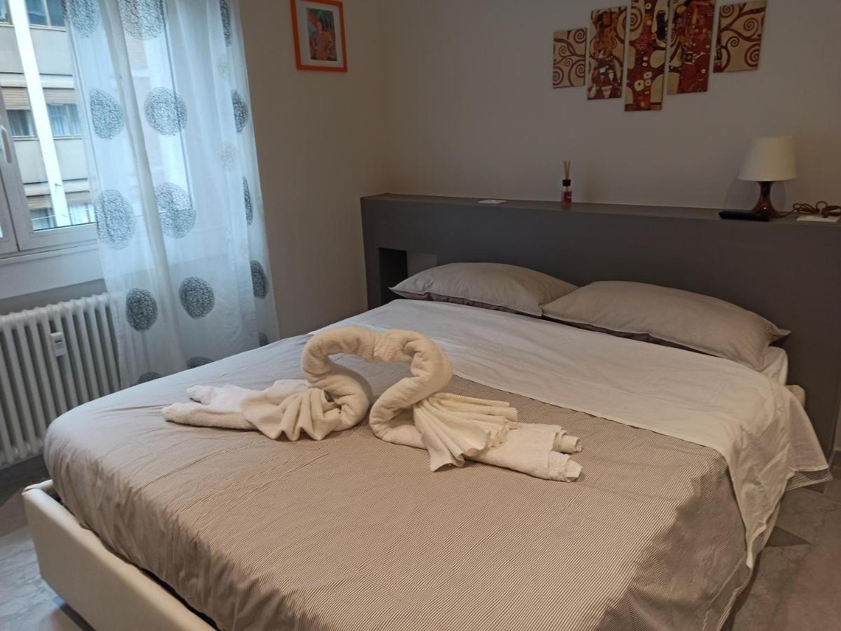 Marconi Dreams - Housity