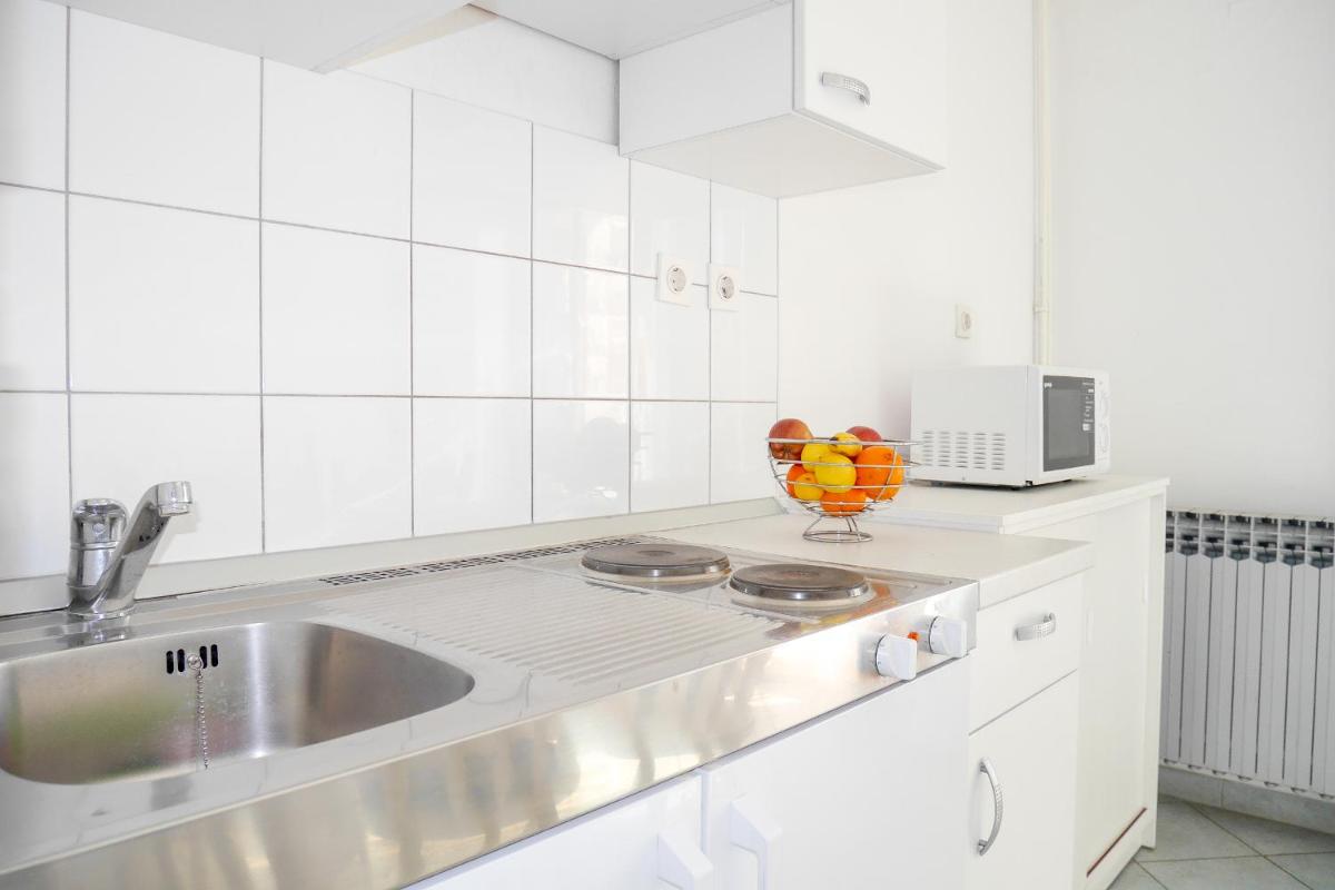 Apartments Beach Dugi rat - Housity