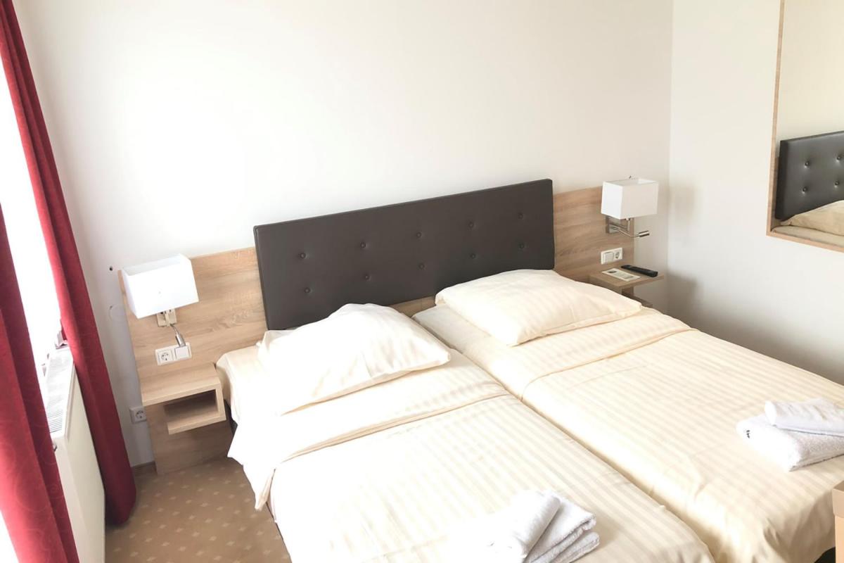 Hotel & Restaurant Miranda - Housity