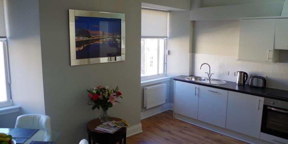 Dreamhouse Apartments Glasgow St Vincent Street - Housity