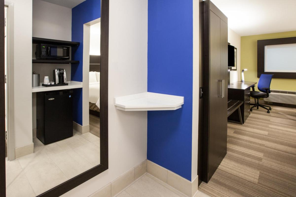 Holiday Inn Express Hotel & Suites Boston - Marlboro by IHG - Housity