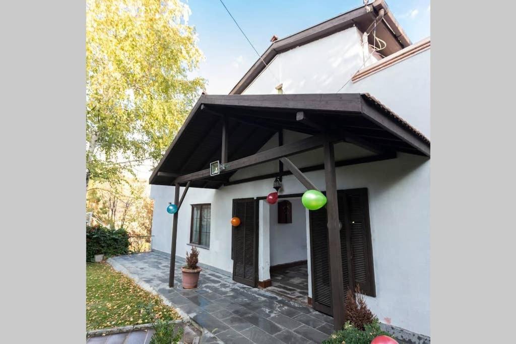Huge Villa with Swimming Pool in Ankara - Housity