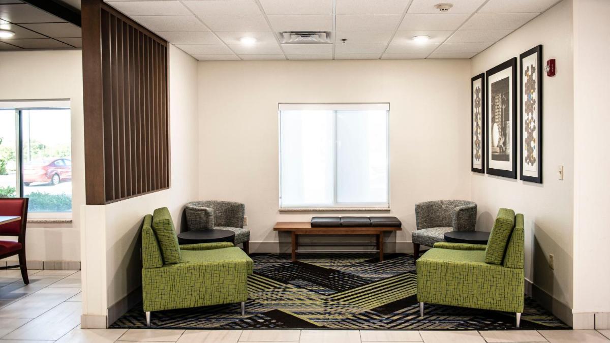 Holiday Inn Express Hotel & Suites Sedalia, an IHG Hotel - Housity