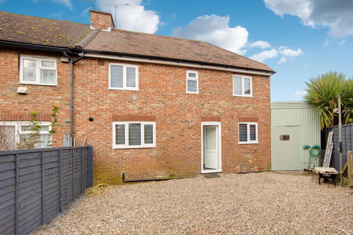 Central location ideal for contractors, families and business travellers - Housity