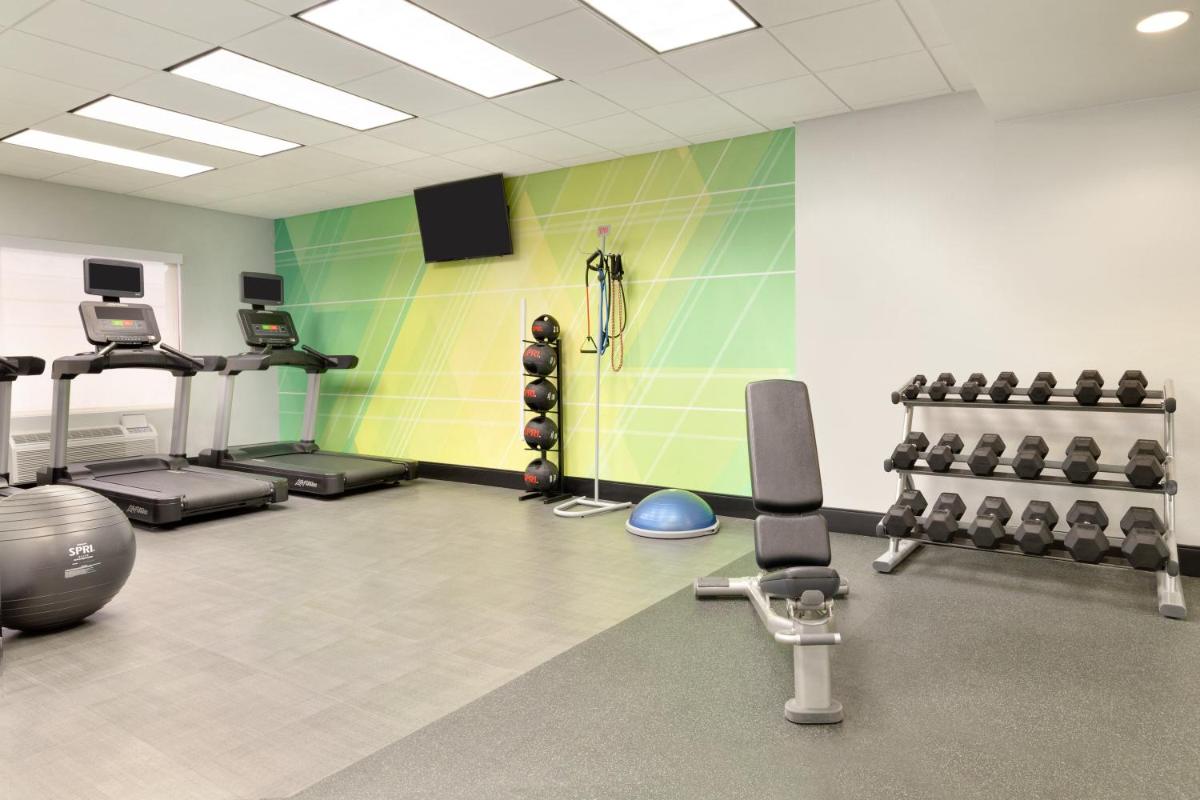 Holiday Inn Houston Intercontinental Airport, an IHG Hotel - Housity