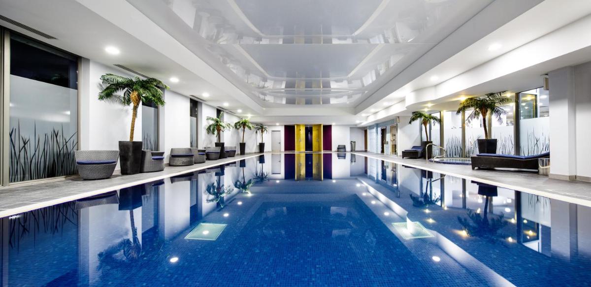 Crowne Plaza Reading - Housity