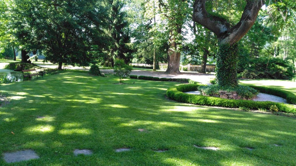 Zámeček Klokočov - Housity