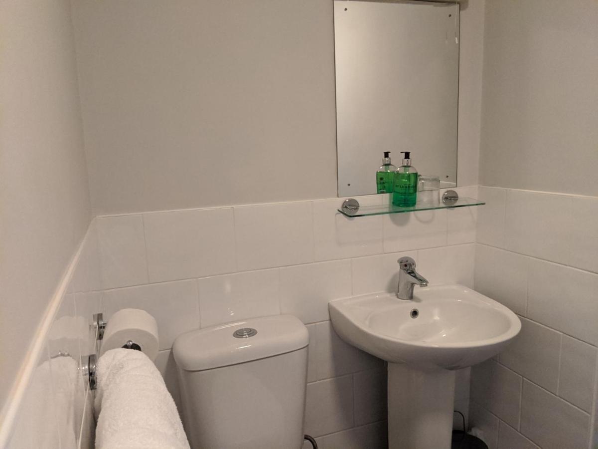 Aqua Bay Guest House - Housity