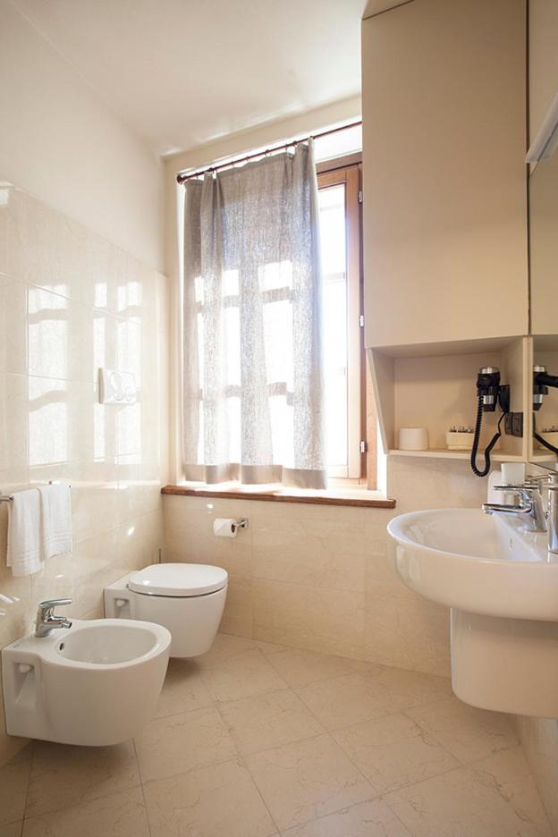 Borromeo Rooms Bed & Living - Housity