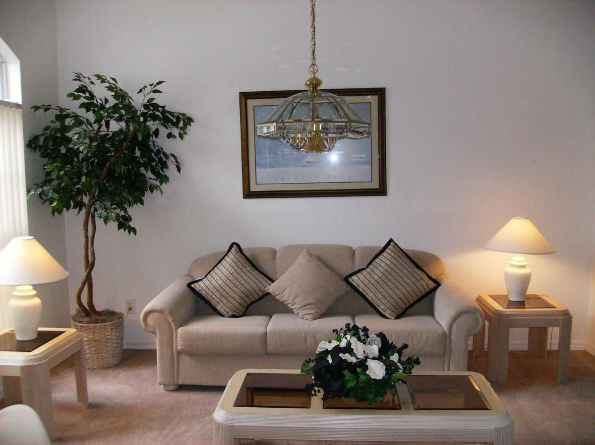 Spend all day in Disney and return to your 5 bedroom house to relax - Hizvo
