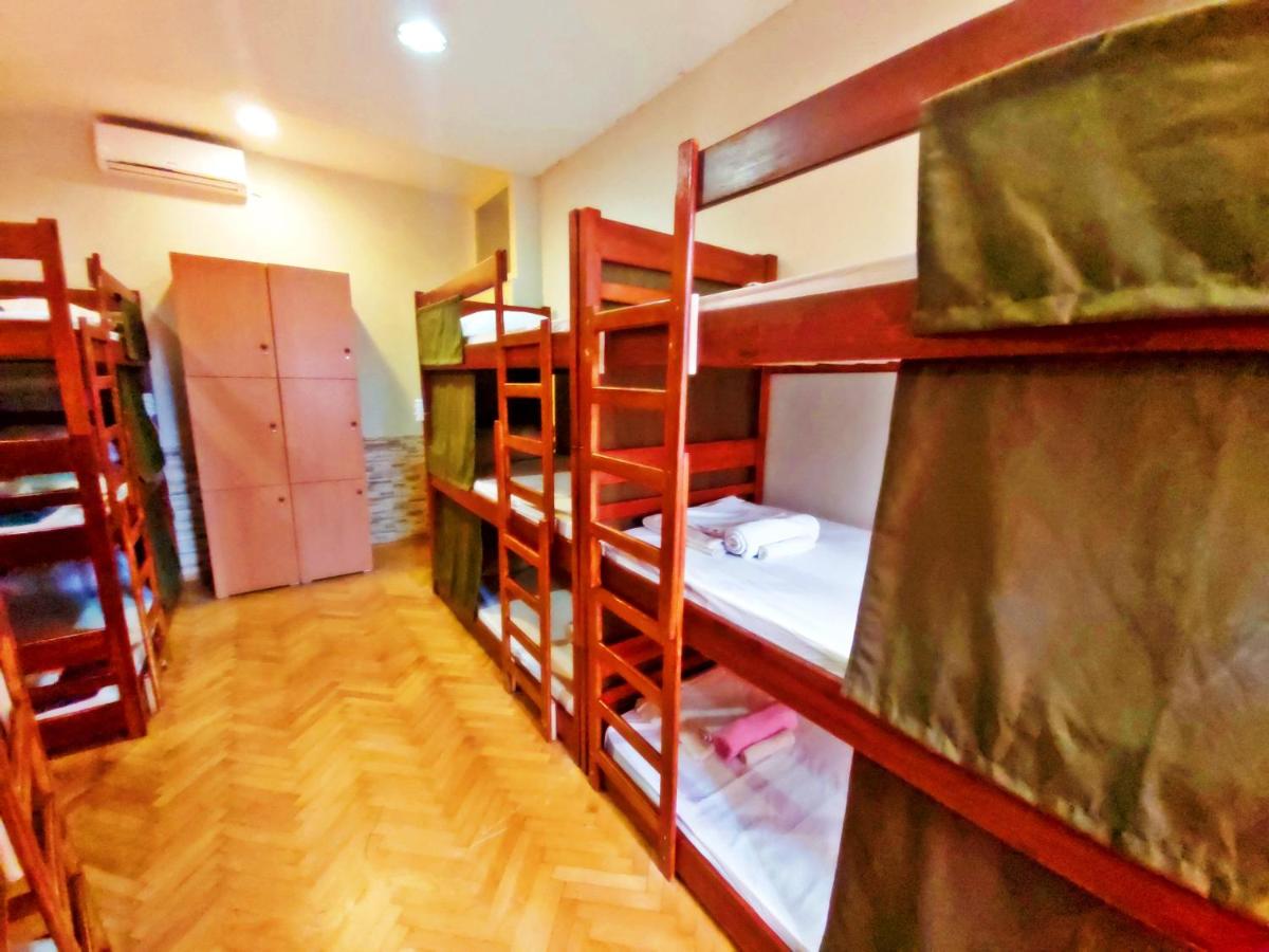 Hurricane Hostel - Housity