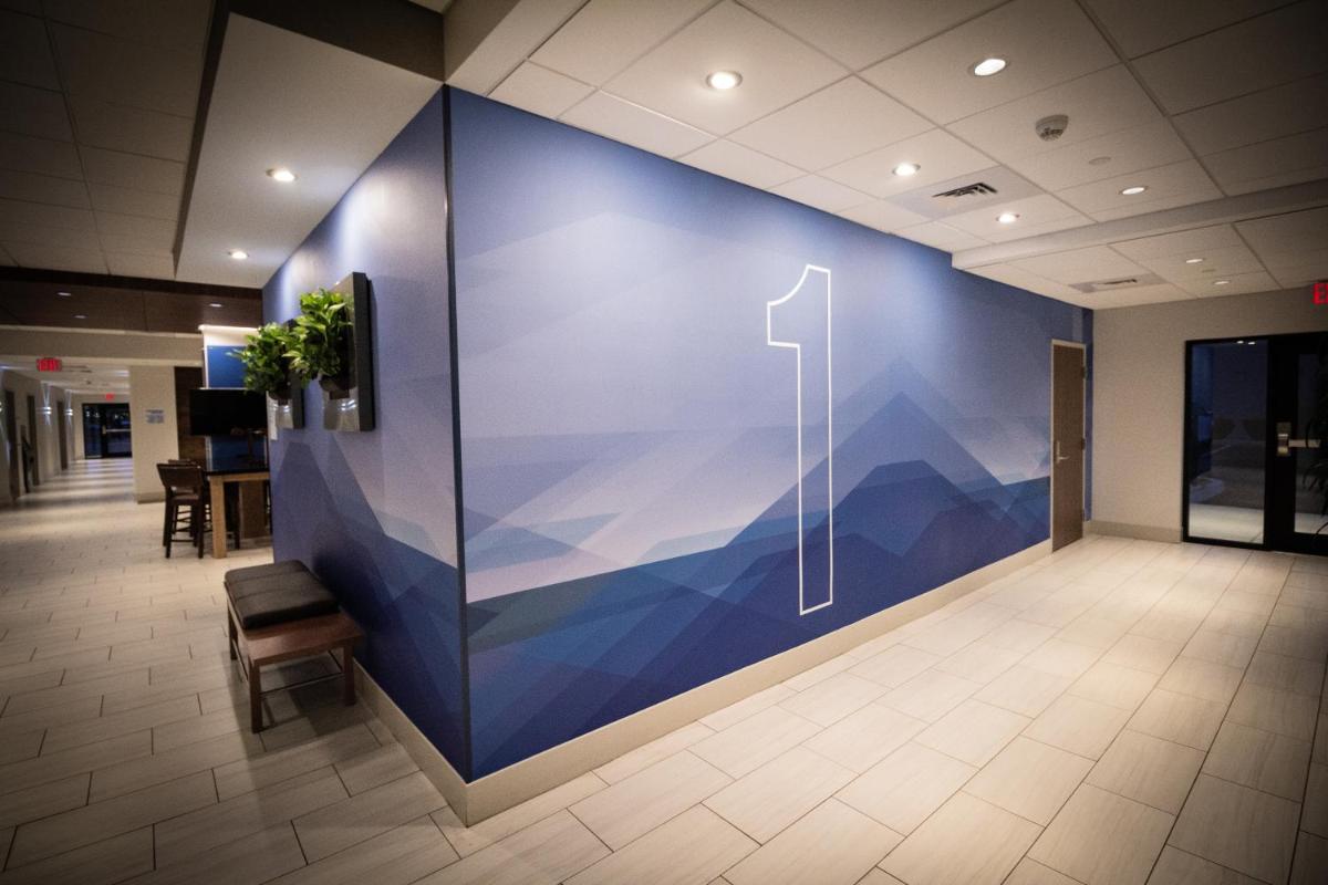 Holiday Inn Express & Suites - Boston South - Randolph, an IHG Hotel - Housity