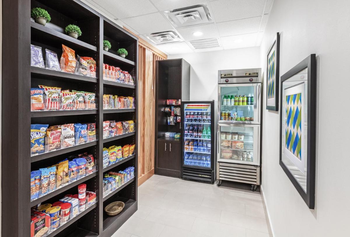 Holiday Inn Express & Suites Baton Rouge East by IHG - Housity