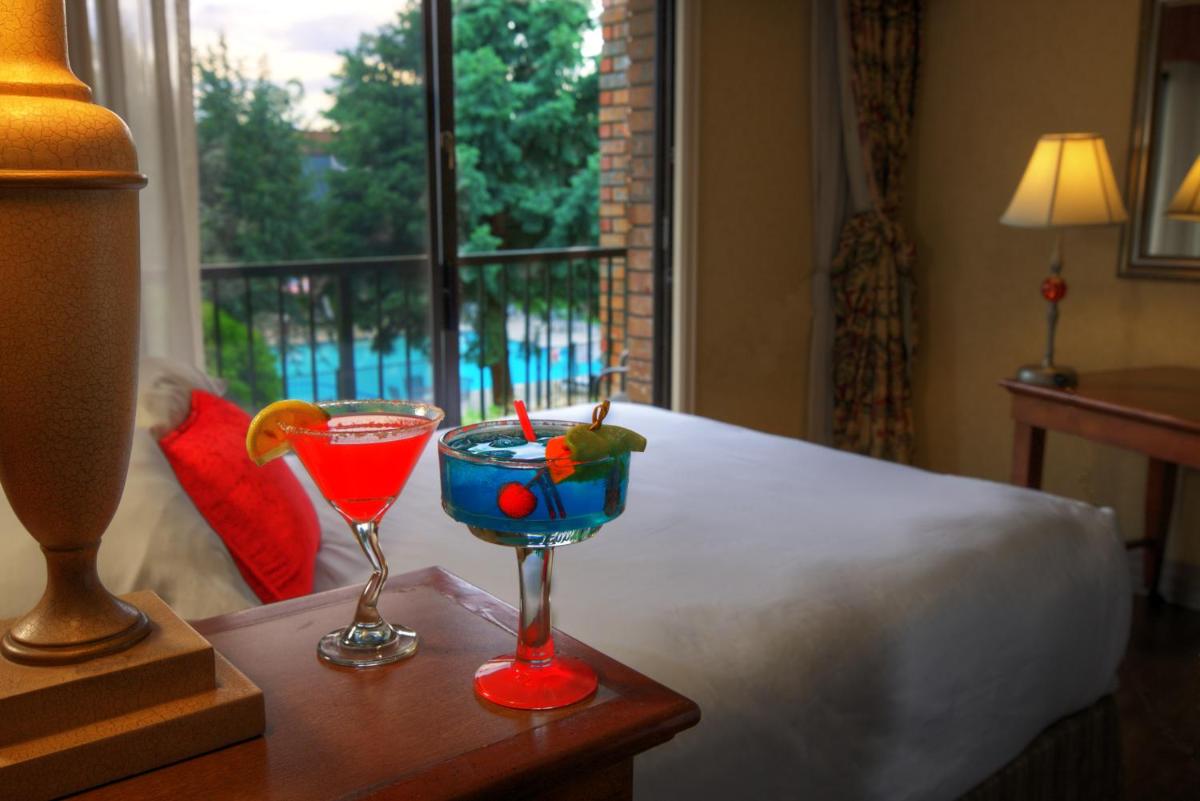 Red Lion Hotel Pasco Airport & Conference Center - Housity